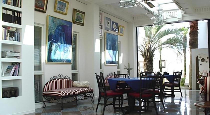 Arabian Art Hotel & Gallery Onjuku Exterior foto